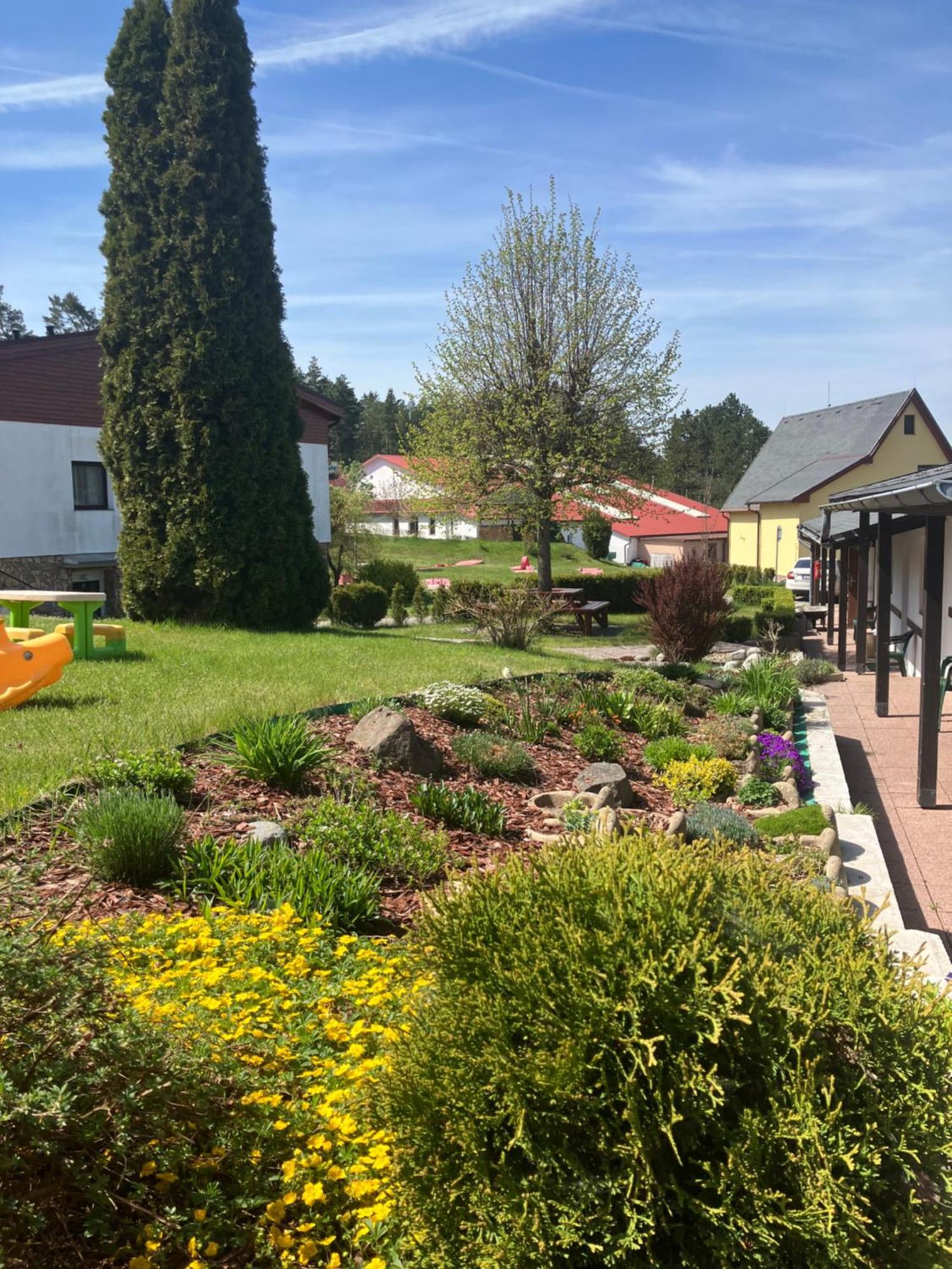 Raj Sportovni A Rekreacni Resort Branzez Knezmost Exterior photo