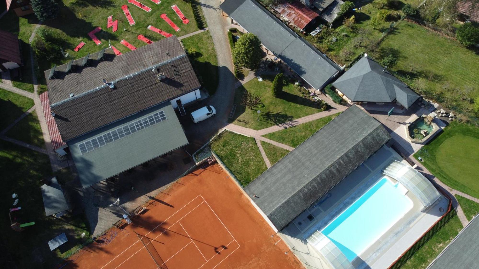 Raj Sportovni A Rekreacni Resort Branzez Knezmost Exterior photo