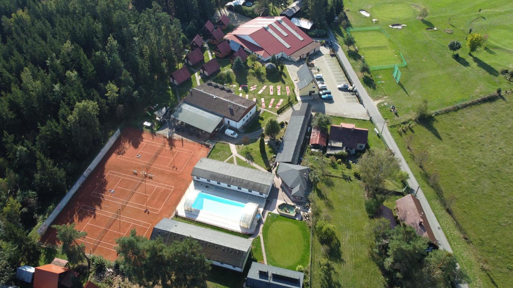 Raj Sportovni A Rekreacni Resort Branzez Knezmost Exterior photo